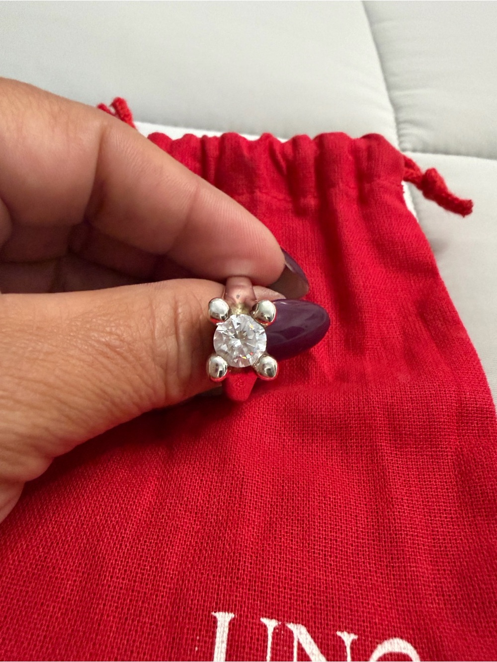 Uno de 50 Sterling Silver Solitaire Round CZ Ring - Silver - Picture 6 of 6
